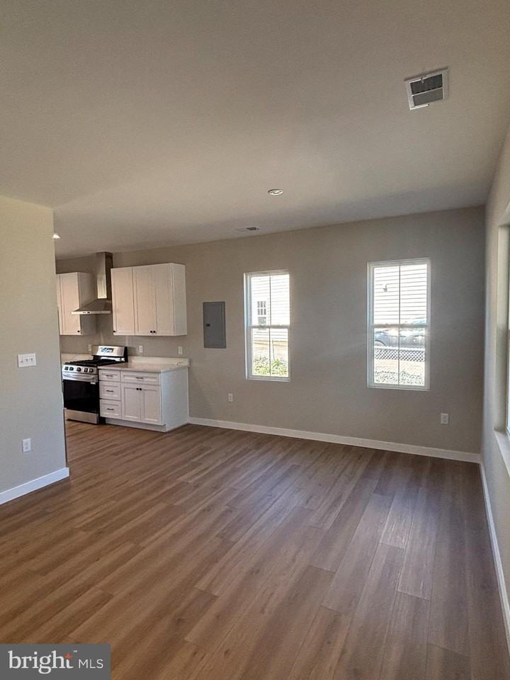 129 Evans St - Photo 7 of 50