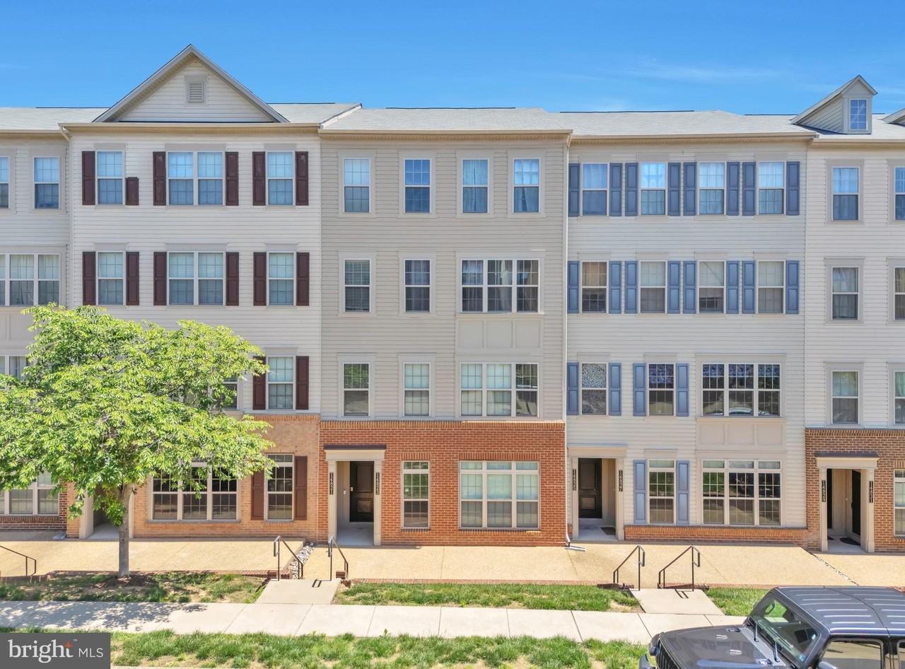 14823 Chrysler Ct