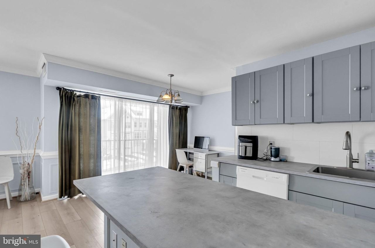 1550 Renate Dr #301 - Photo 7 of 19