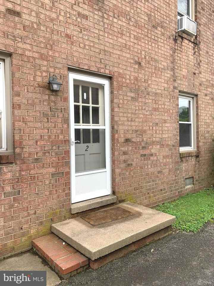 300 Claiborne Ave #2 - Photo 2 of 16
