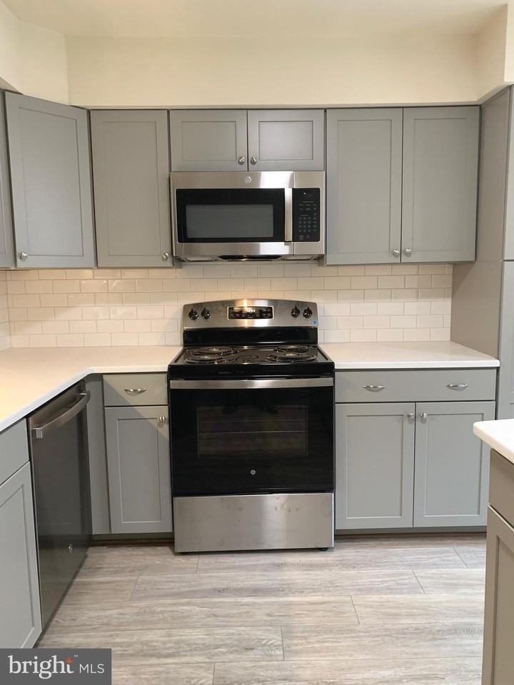 300 Claiborne Ave #2 - Photo 7 of 16