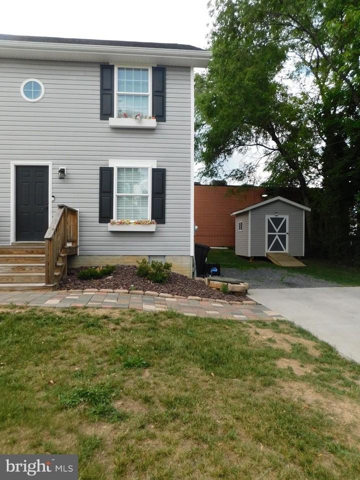 916 S Loudoun St - Photo 7 of 32