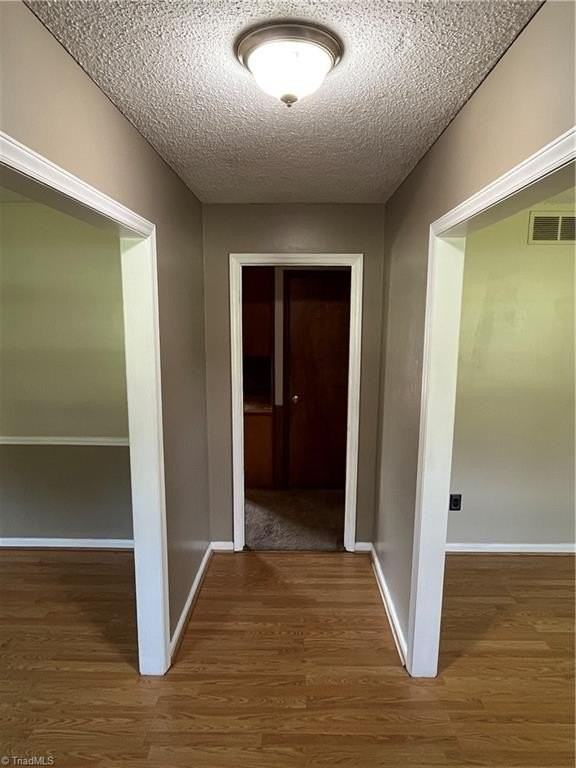 370 Farmbrooke Ln - Photo 7 of 47