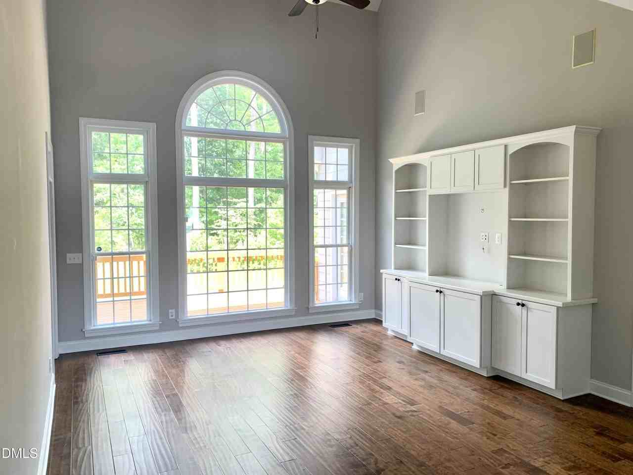 5013 Kettle Creek Rd - Photo 3 of 10