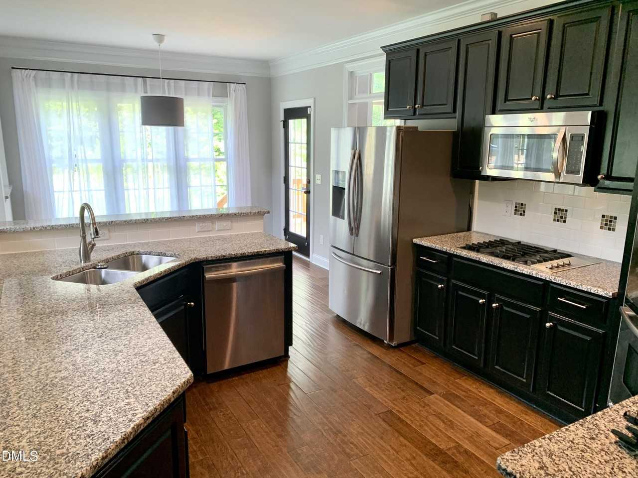 5013 Kettle Creek Rd - Photo 4 of 10