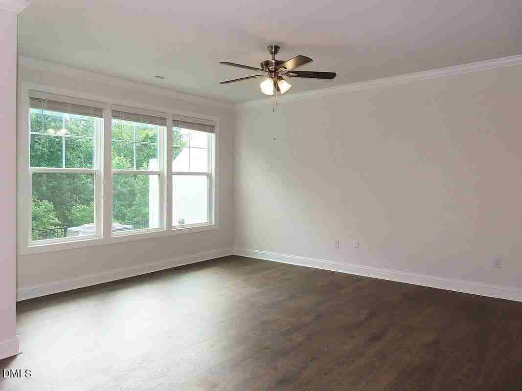 509 Brightleaf Rd - Photo 4 of 23