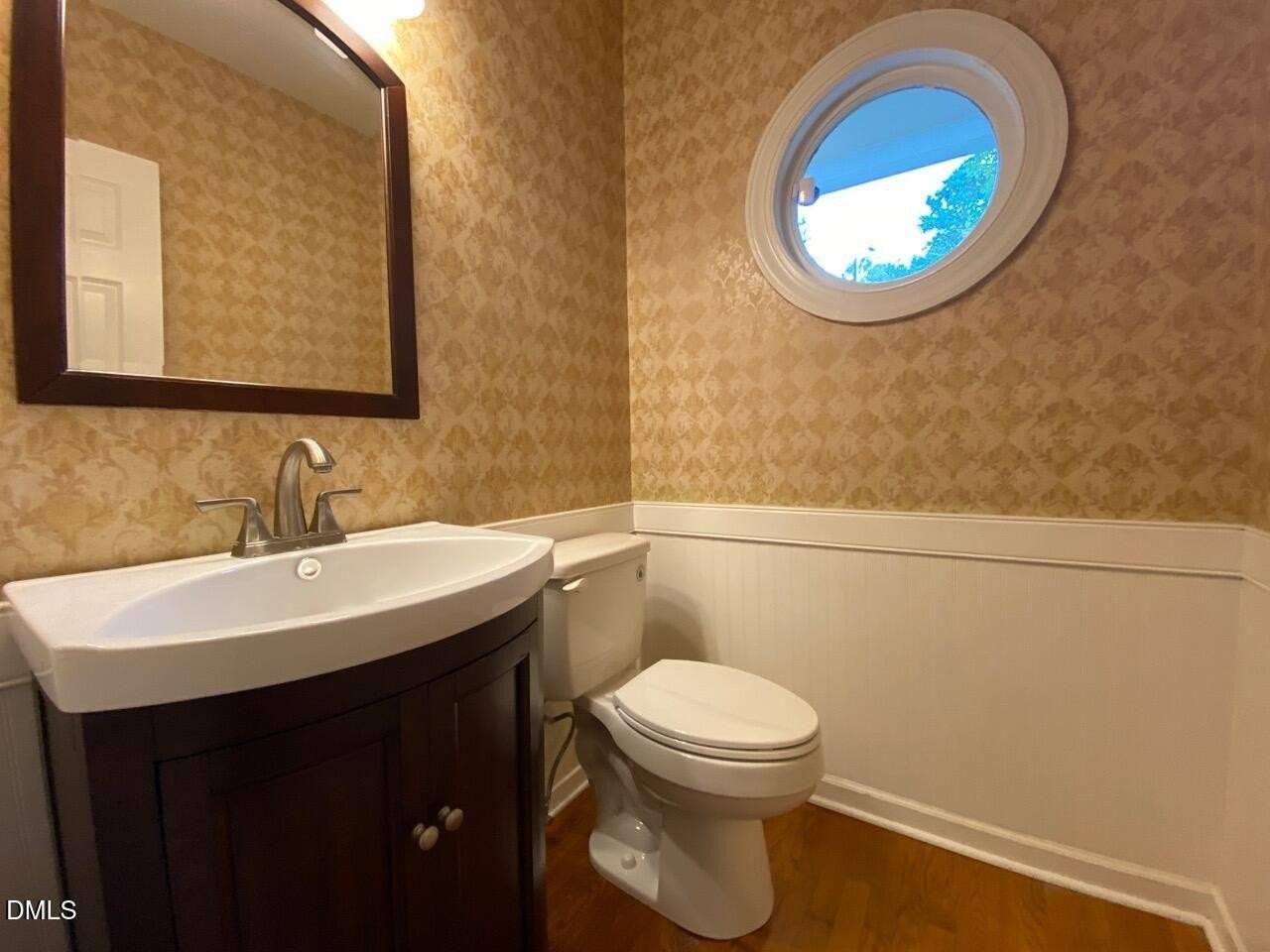 1012 Sturbridge Dr - Photo 3 of 25