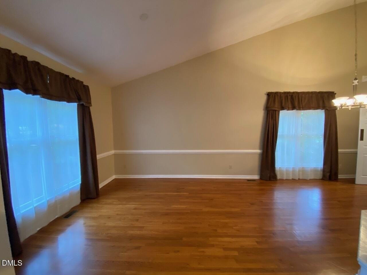 1012 Sturbridge Dr - Photo 4 of 25