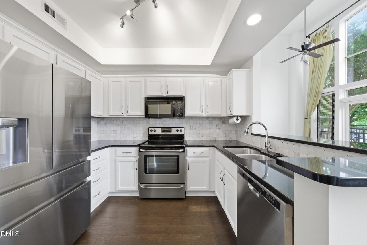 200 S Dawson St - Photo 6 of 26