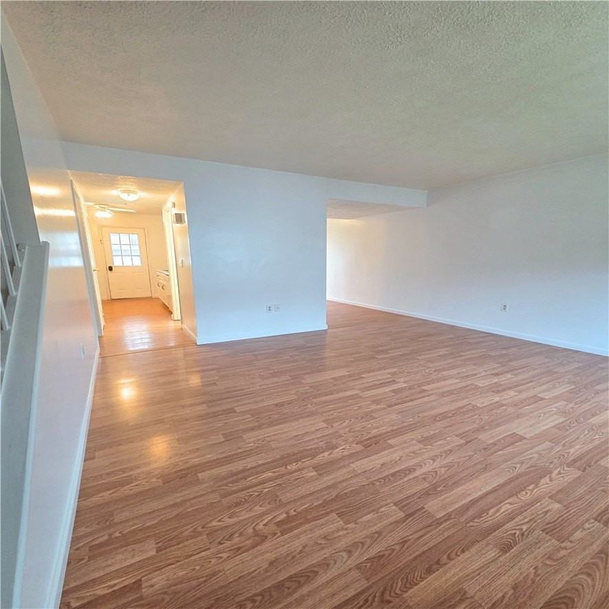126 Smith St - Photo 2 of 29