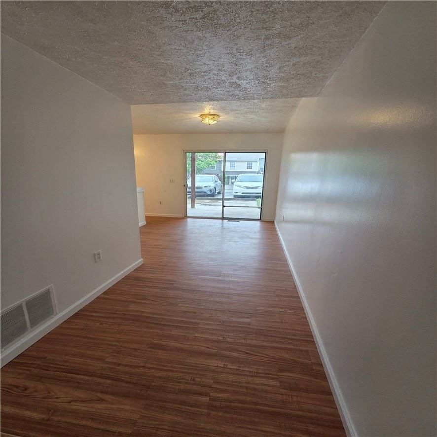 126 Smith St - Photo 6 of 29