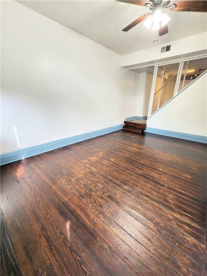 6066 Butler St - Photo 2 of 4