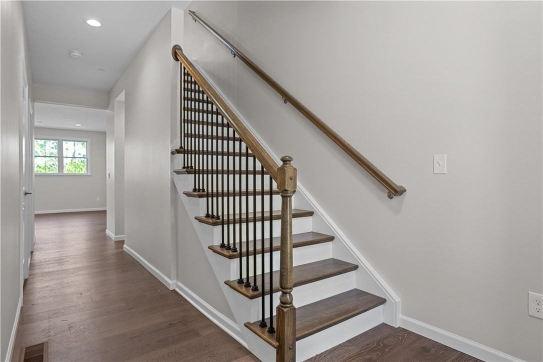 413 Walnut Ct - Photo 7 of 17
