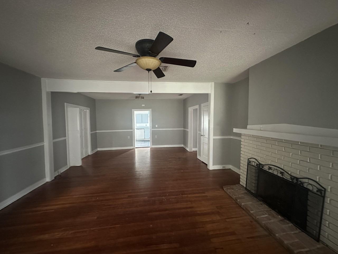 415 E Mcdonald Ave #1 - Photo 3 of 17