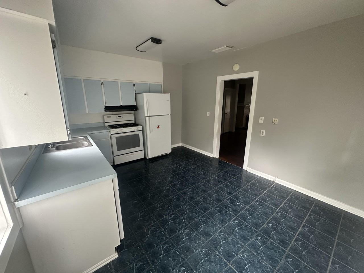 415 E Mcdonald Ave #1 - Photo 6 of 17