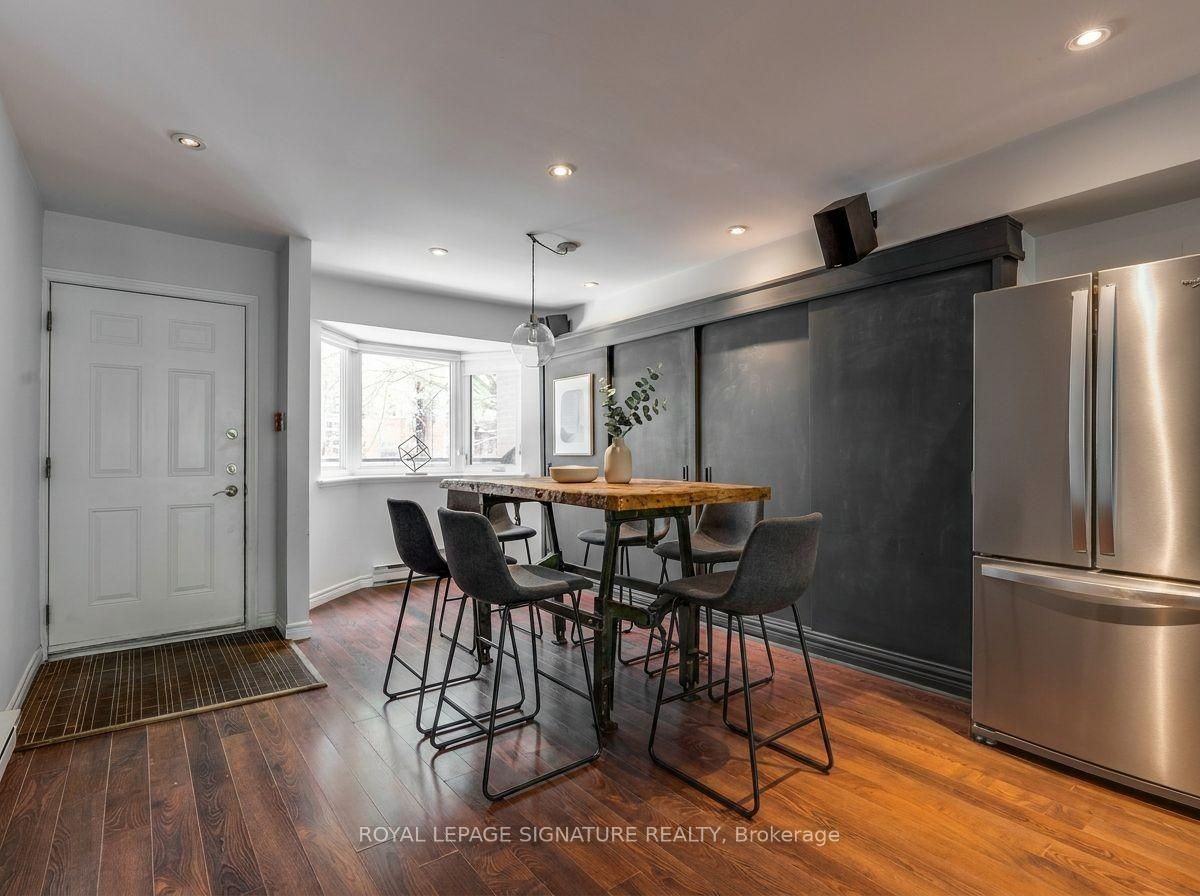 598 Wellington Street West - Photo 3 of 13