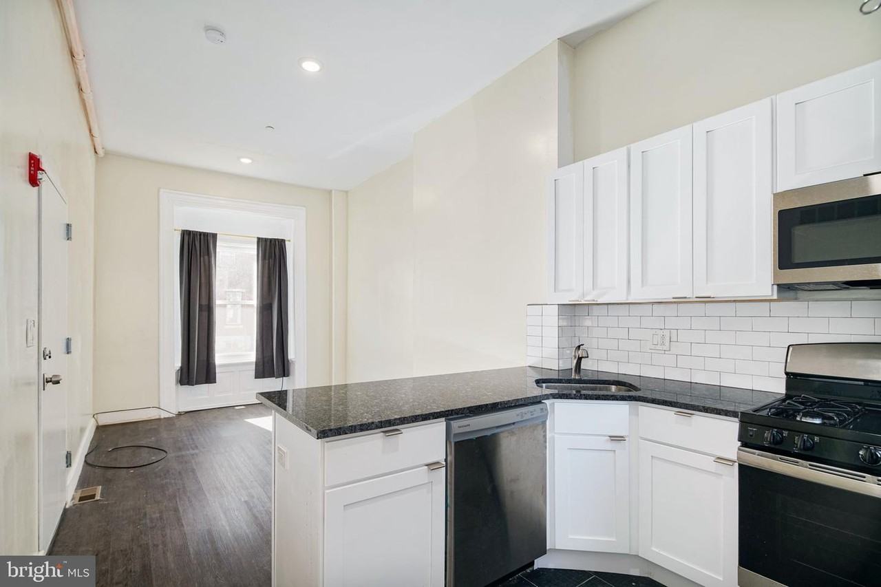 1825 W Master St #3 - Photo 3 of 10