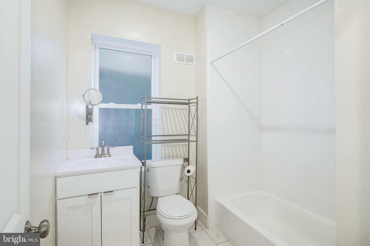 1825 W Master St #3 - Photo 5 of 10