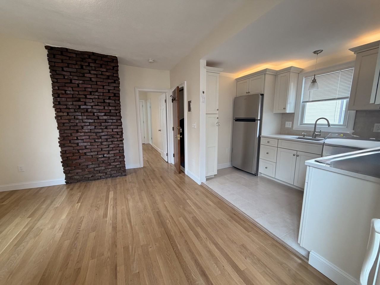 26 Brooks St - Photo 3 of 12