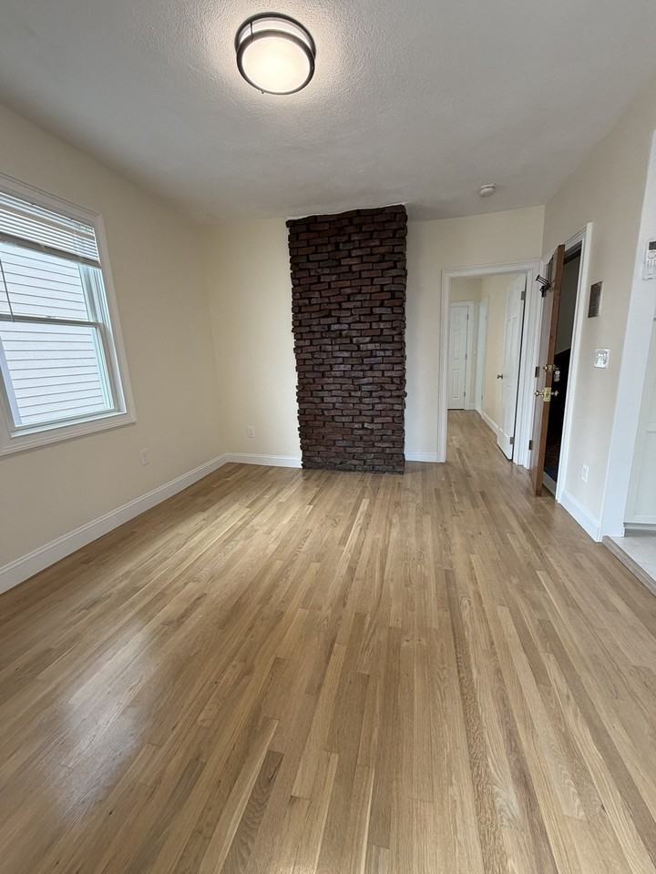 26 Brooks St - Photo 5 of 12