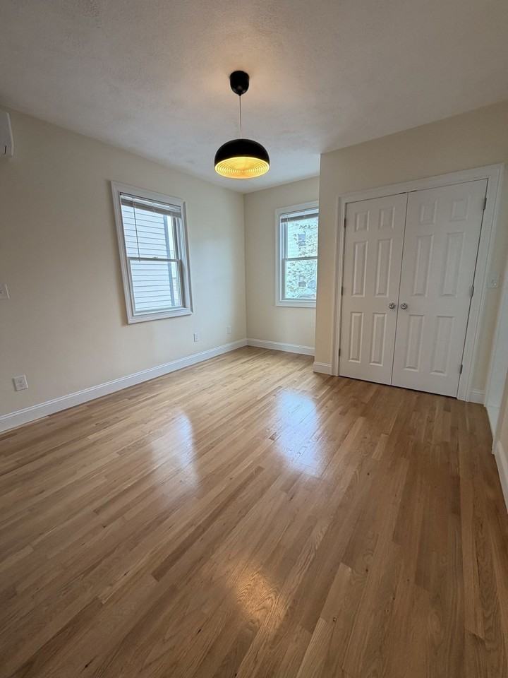 26 Brooks St - Photo 7 of 12