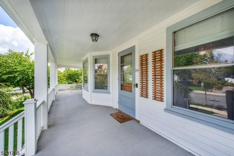 294 Claremont Ave - Photo 3 of 43