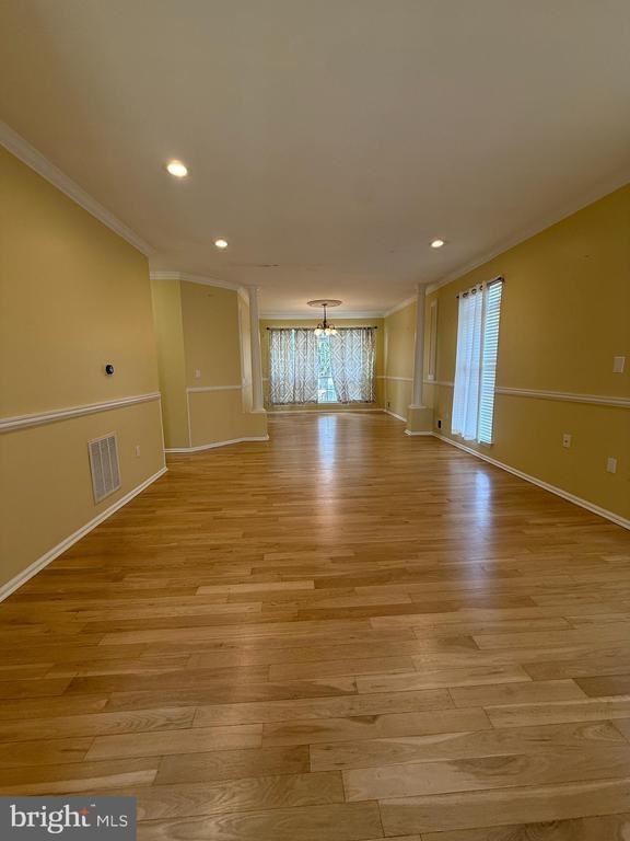 32 Marion Dr - Photo 3 of 19