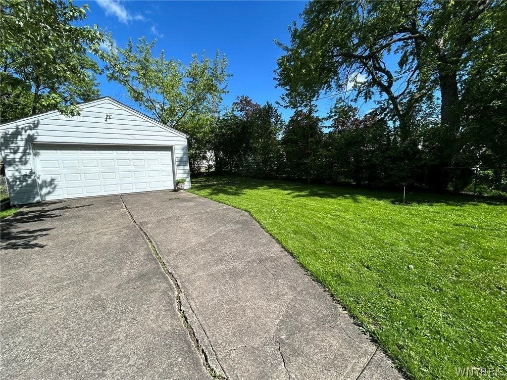 1835 Military Rd - Photo 3 of 28