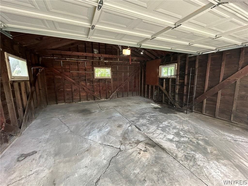 1835 Military Rd - Photo 4 of 28