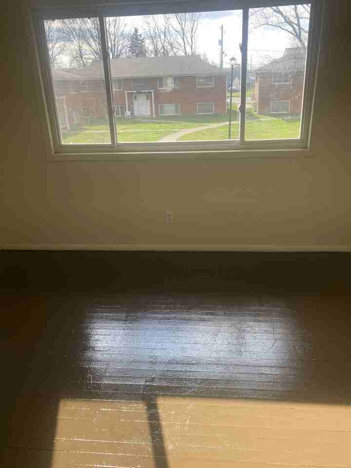 2173 W Mound St #C - Photo 3 of 14