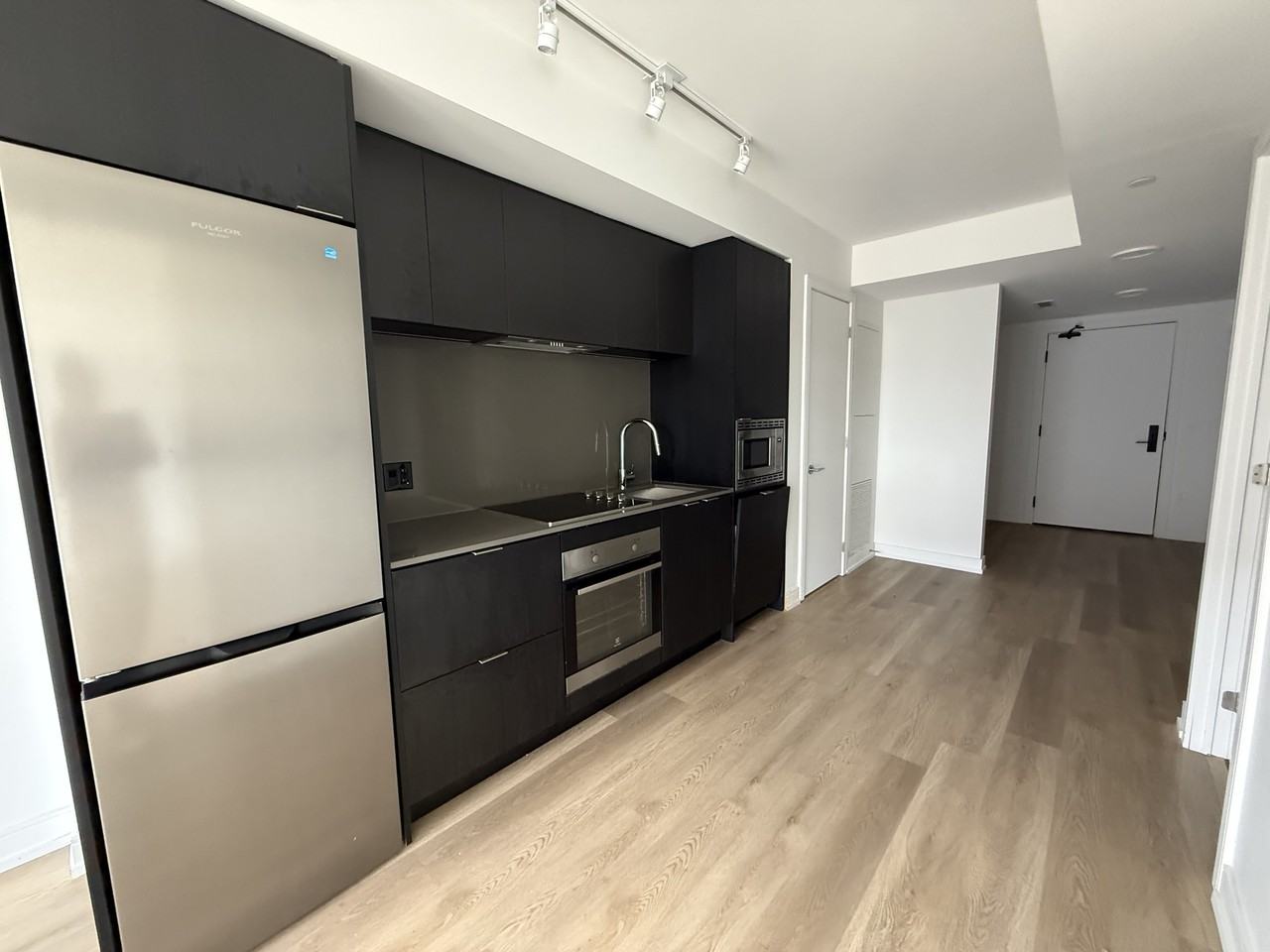 1 Jarvis St #602 - Photo 2 of 8