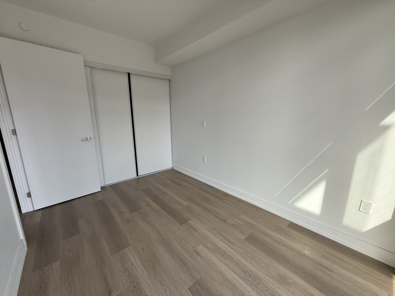 1 Jarvis St #602 - Photo 5 of 8