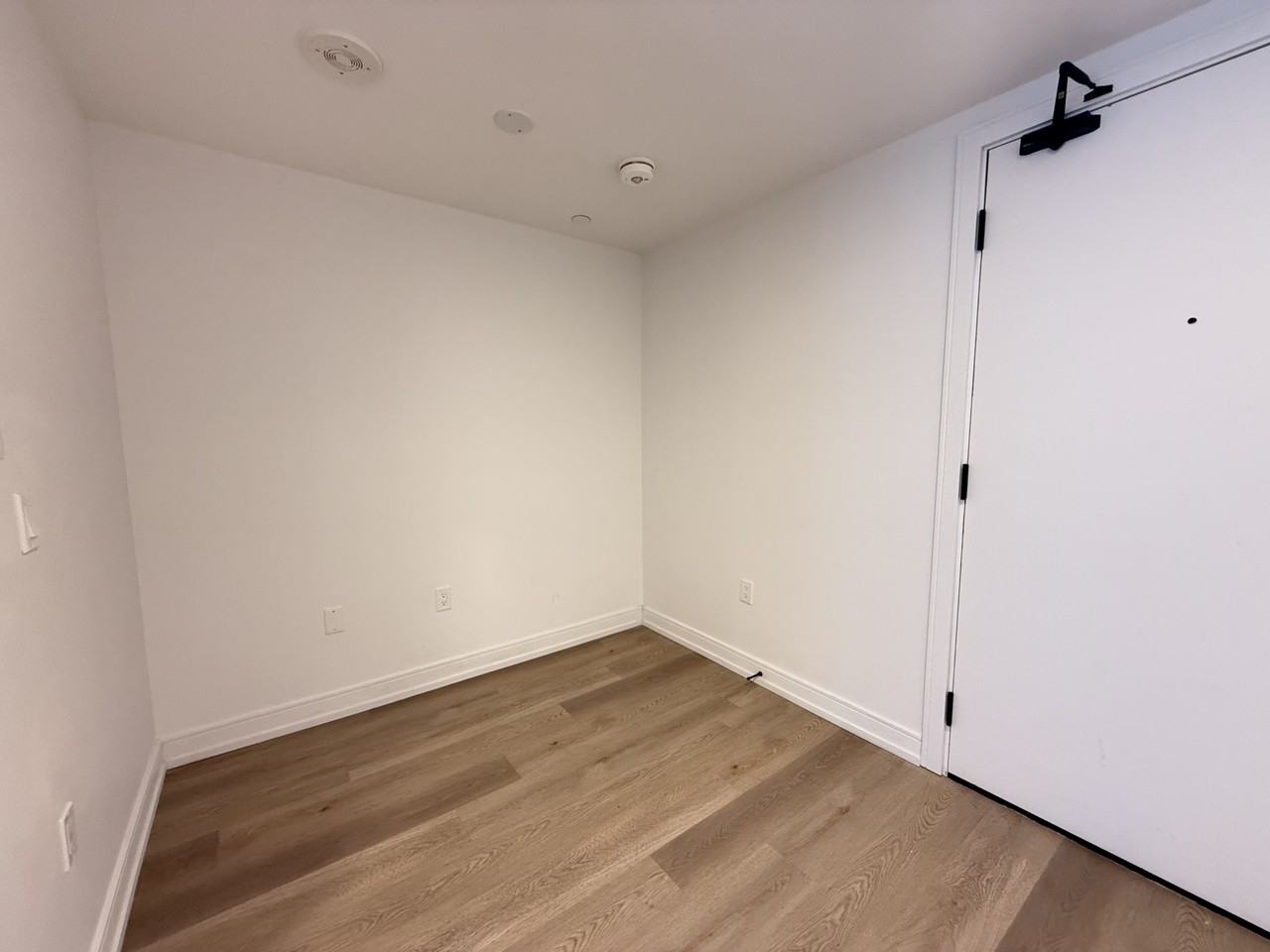 1 Jarvis St #602 - Photo 6 of 8