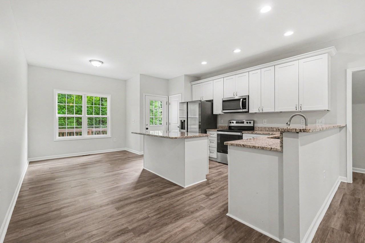 324 N Milford Dr #1 - Photo 4 of 16