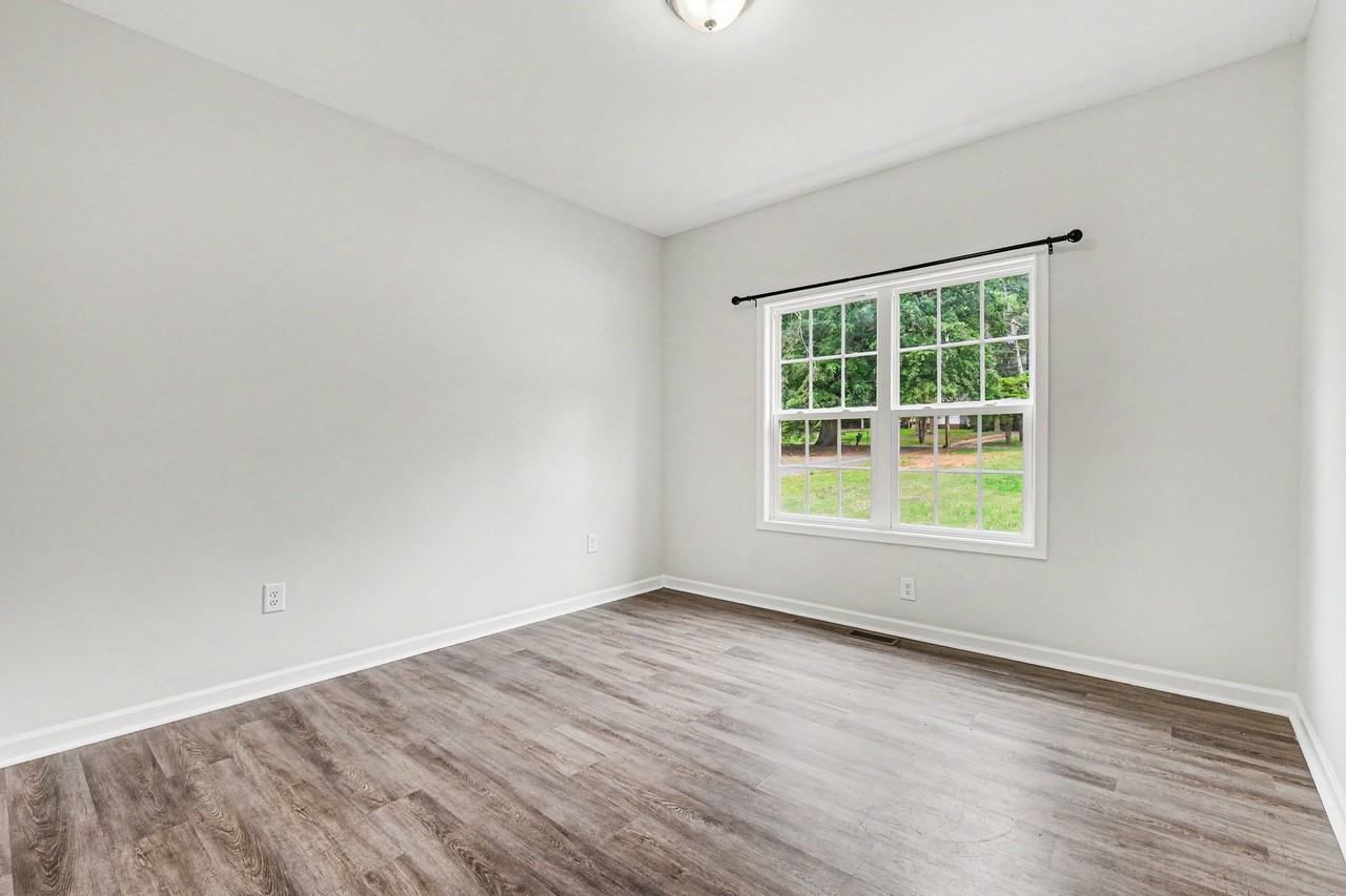 324 N Milford Dr #1 - Photo 7 of 16