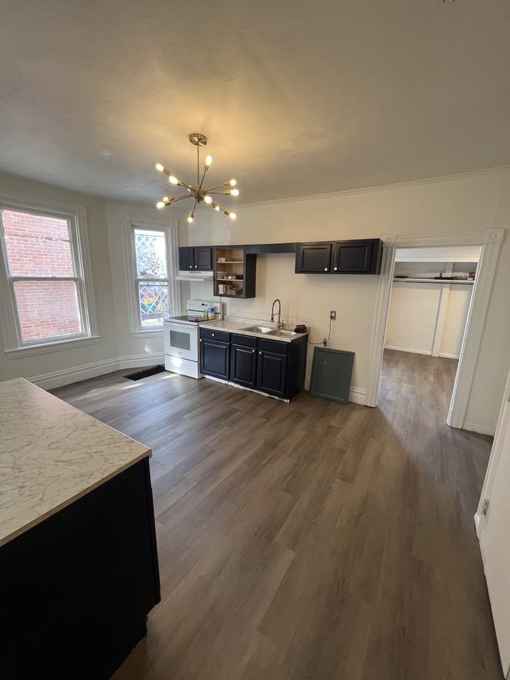 439 Westminster Ave #1 - Photo 2 of 7