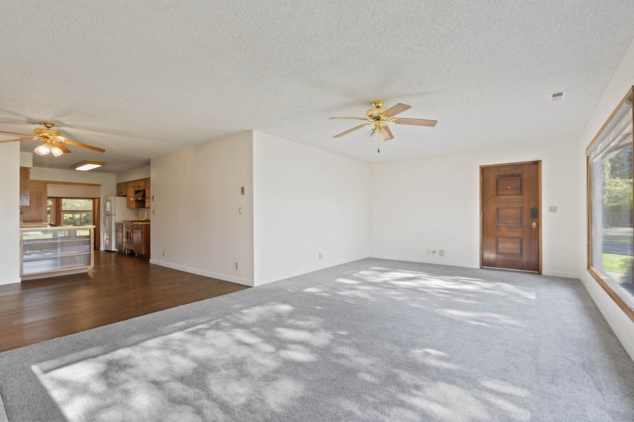 10181 N Fairway Dr #1 - Photo 4 of 24