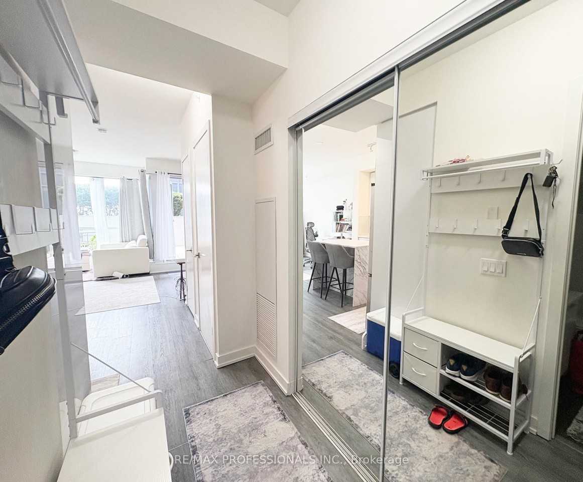 10 Park Lawn Road #802 - Photo 3 of 11