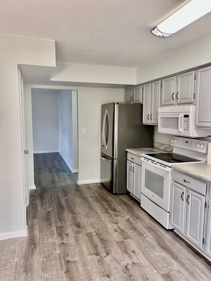 1568 Dylan Dr #1 - Photo 6 of 23
