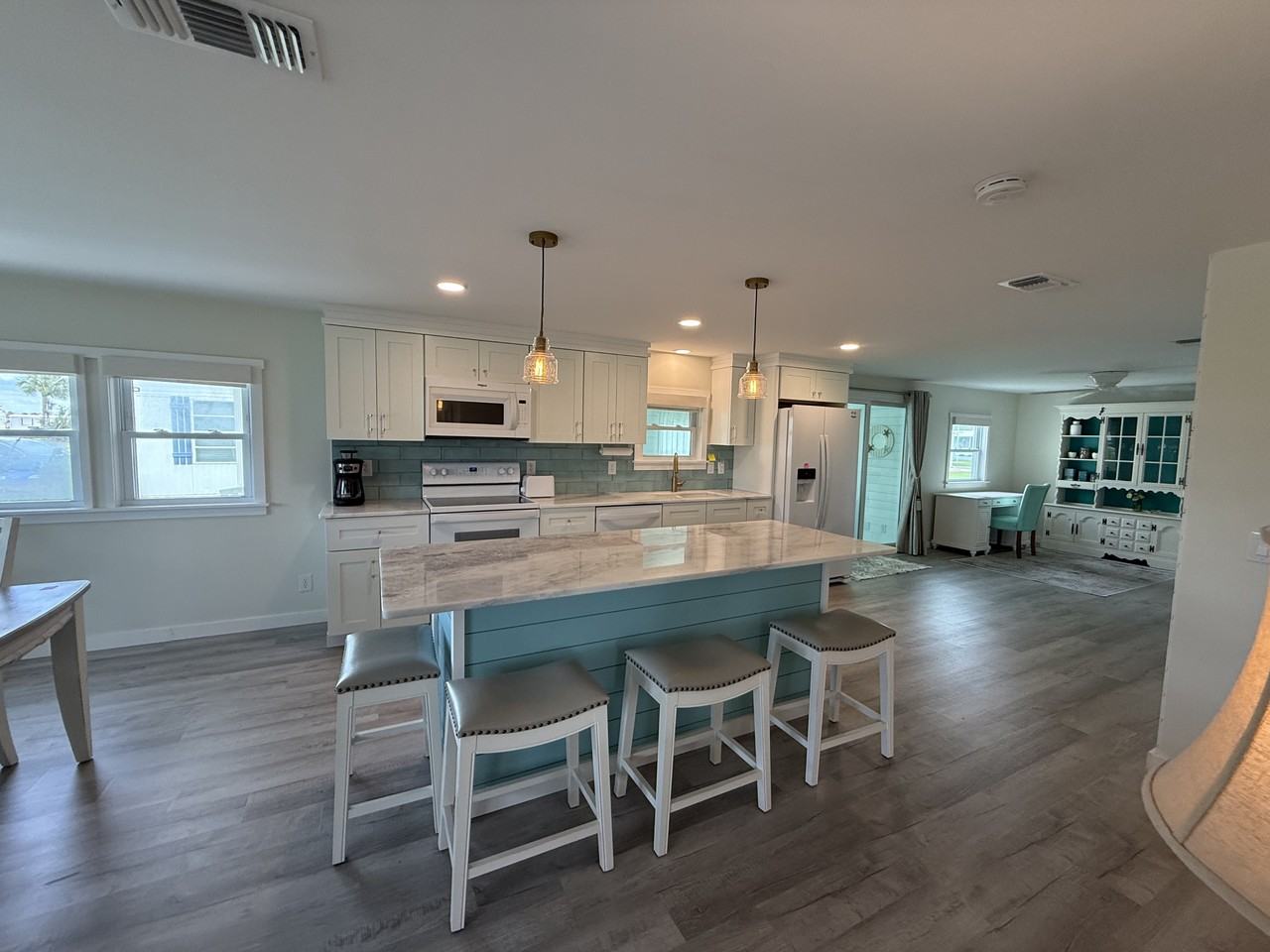 637 Los Altos #1 - Photo 4 of 25