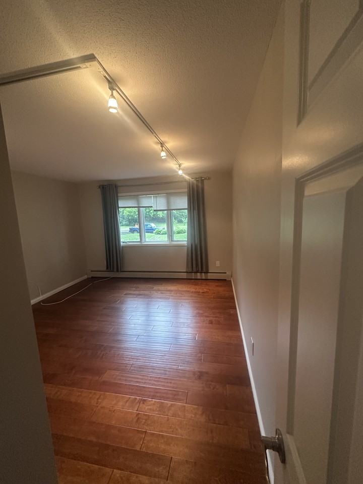 4380 Brookside Ct #107 - Photo 4 of 33