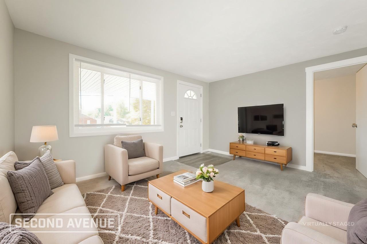 127 Stowe Dr - Photo 2 of 26