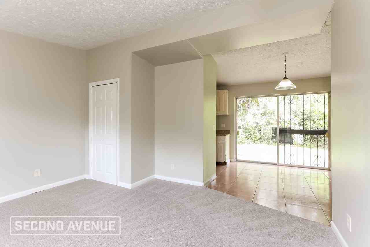 8645 Samona Dr W - Photo 6 of 21