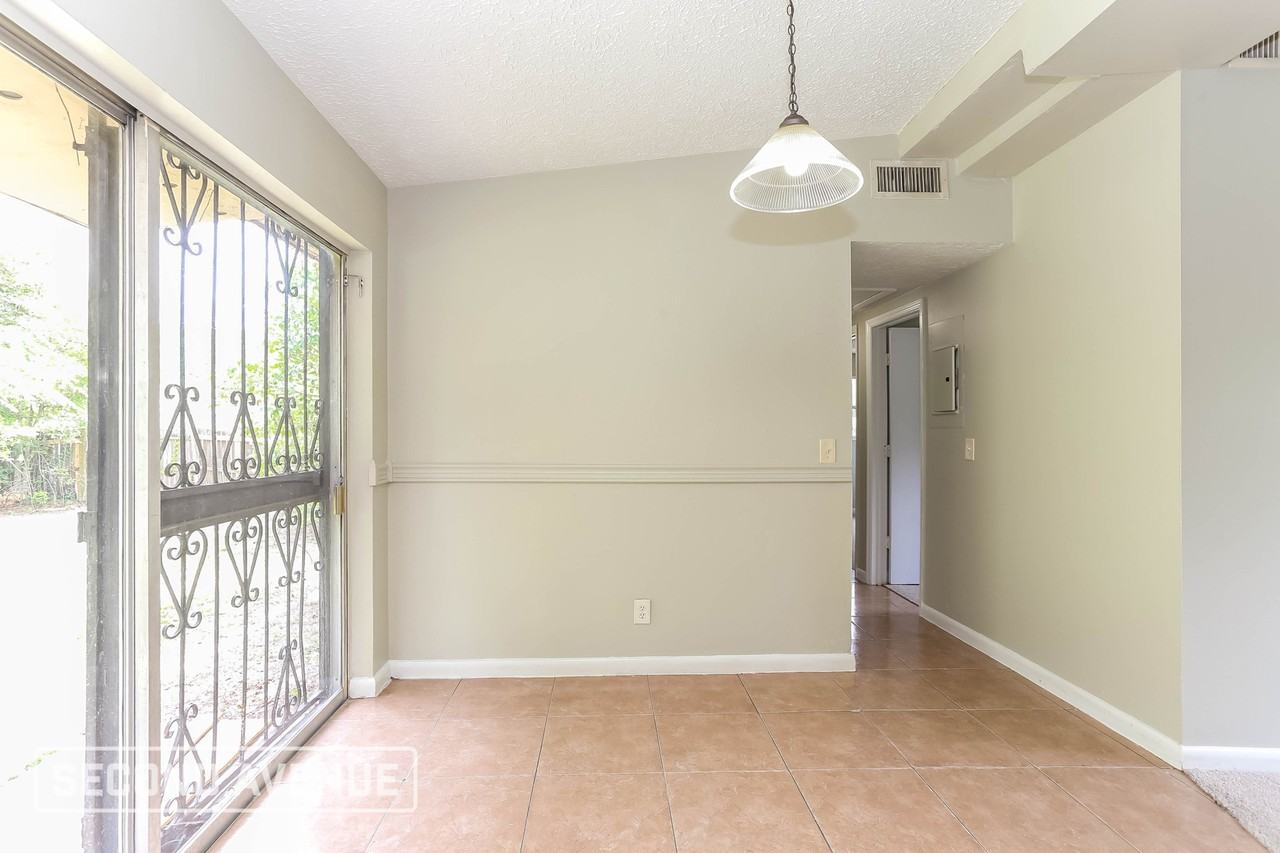 8645 Samona Dr W - Photo 7 of 21
