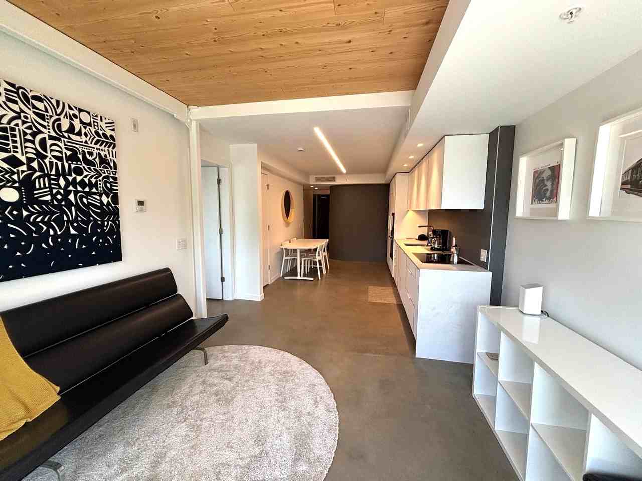 550 East Broadway #401 - Photo 3 of 13