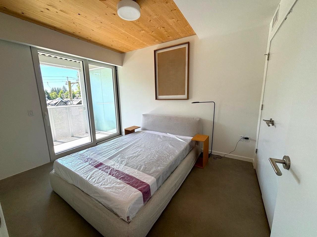550 East Broadway #401 - Photo 5 of 13