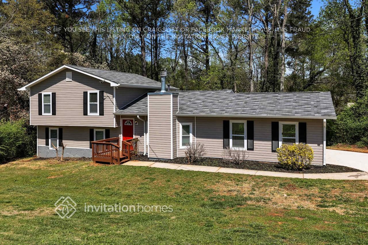 3742 Saddle Ridge Dr - Photo 2 of 27
