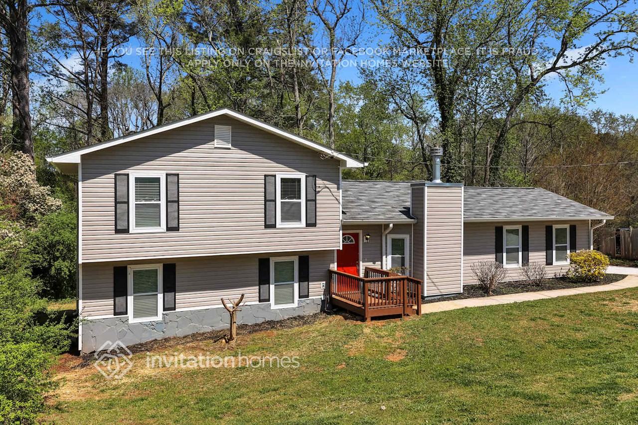 3742 Saddle Ridge Dr - Photo 3 of 27