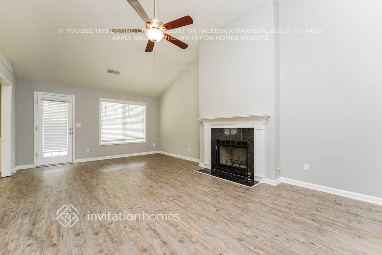 175 Cedarhurst Rd - Photo 4 of 18
