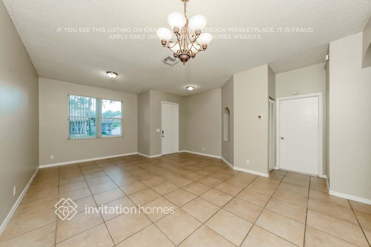 1026 Fosters Mill Rd - Photo 5 of 17